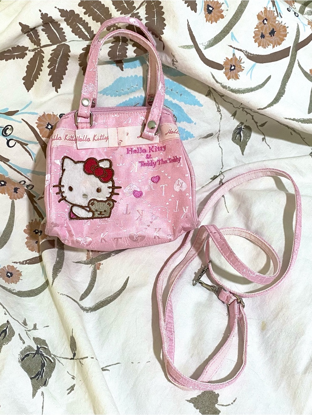 Mini vintage 2000s hello kitty bag with detachable crossbody strap🎀 - Picture 5 of 14